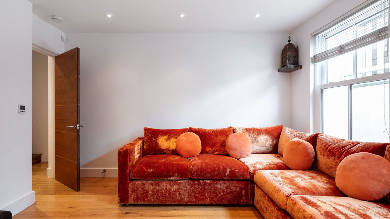 Photo of Livingroom in Snaresbrook