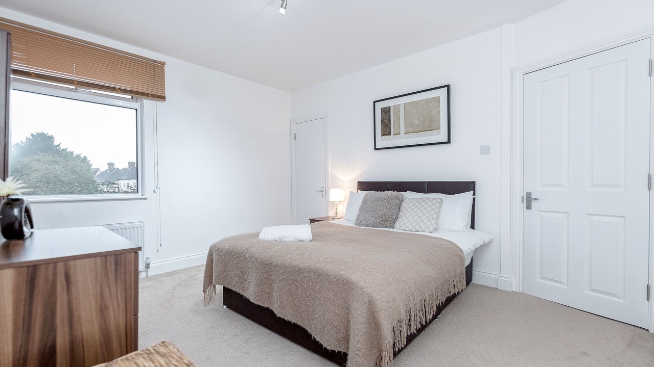 Photo of Bedroom in Yiewsley