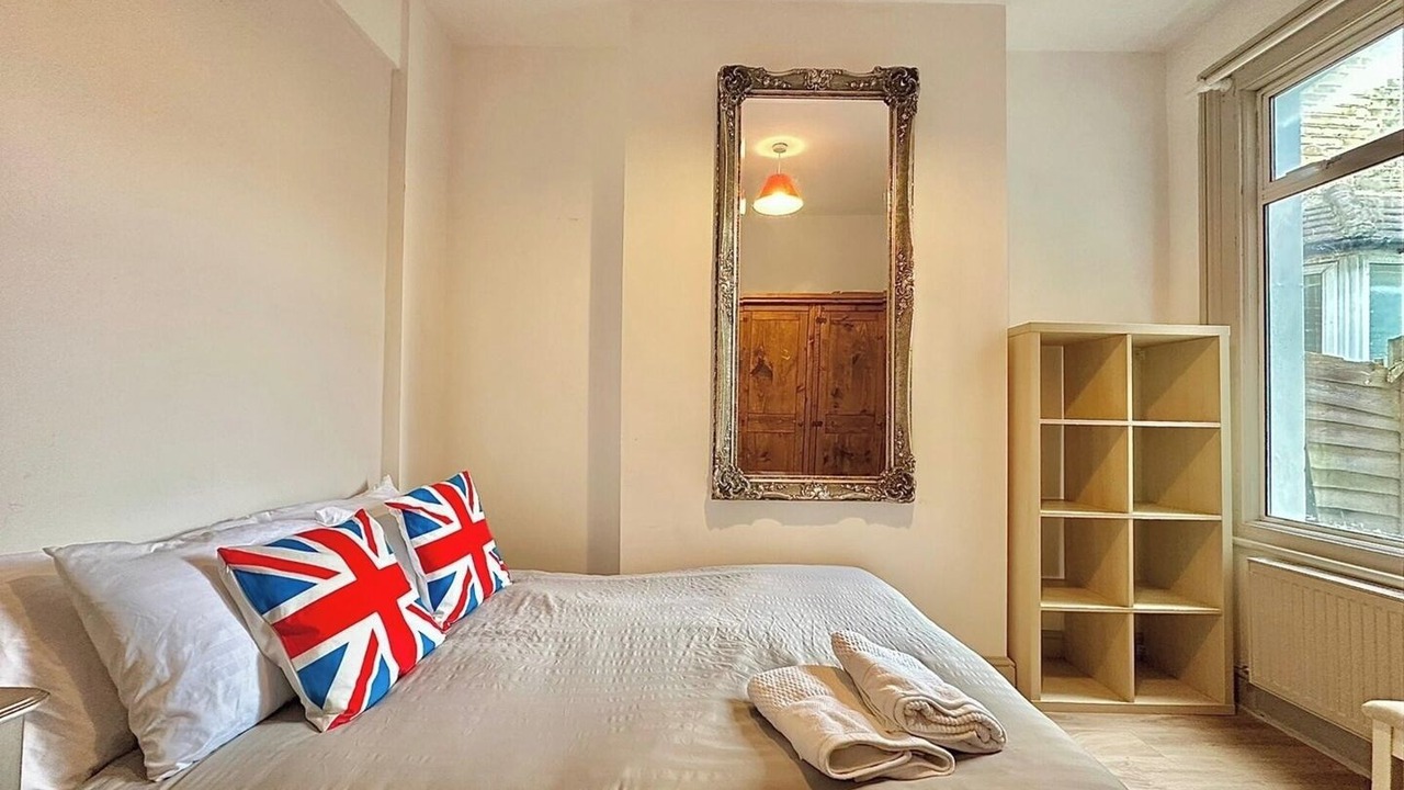 Photo of Bedroom in Evelyn
