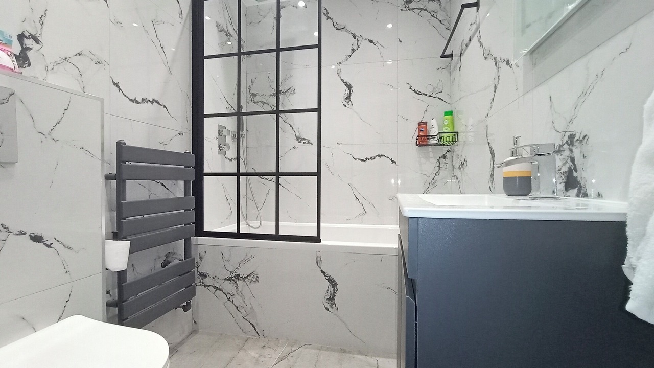 Photo of Bathroom in Roxbourne