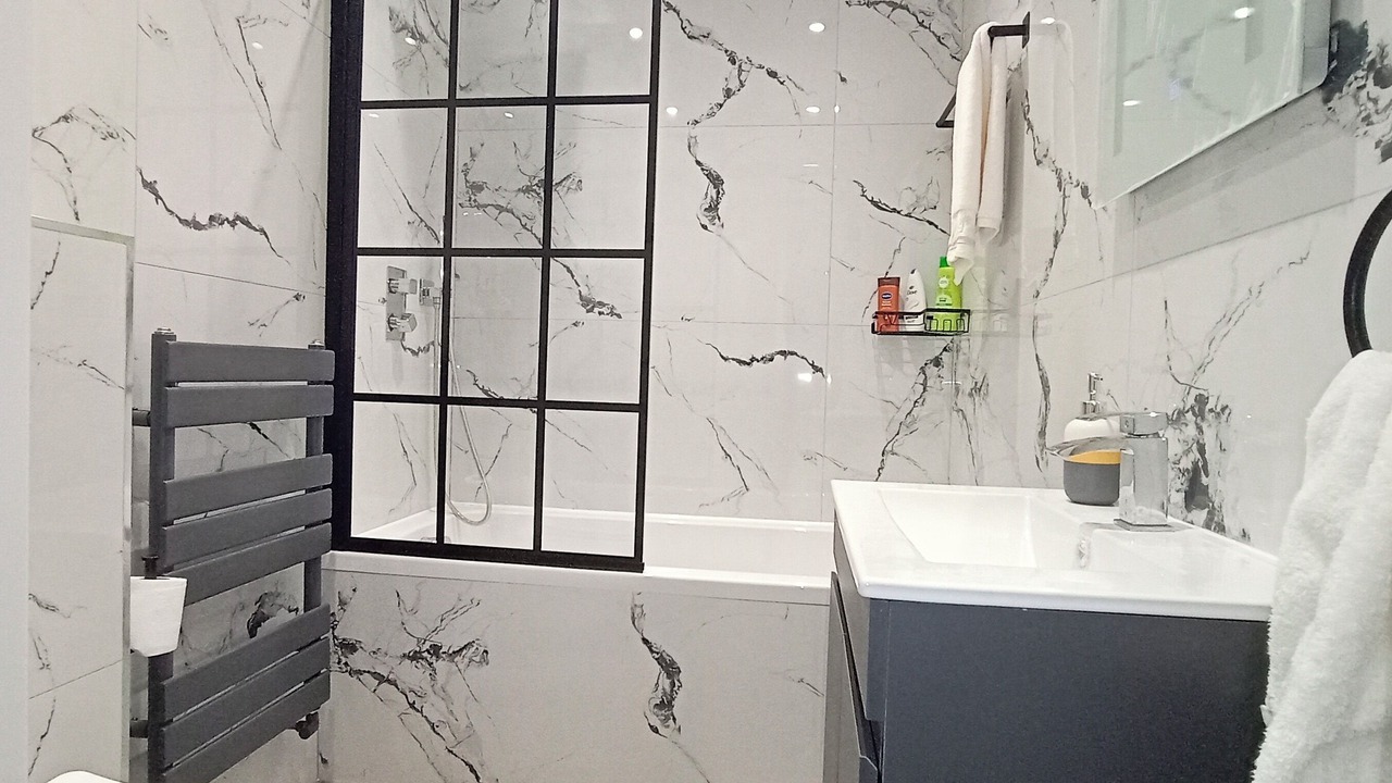 Photo of Bathroom in Roxbourne