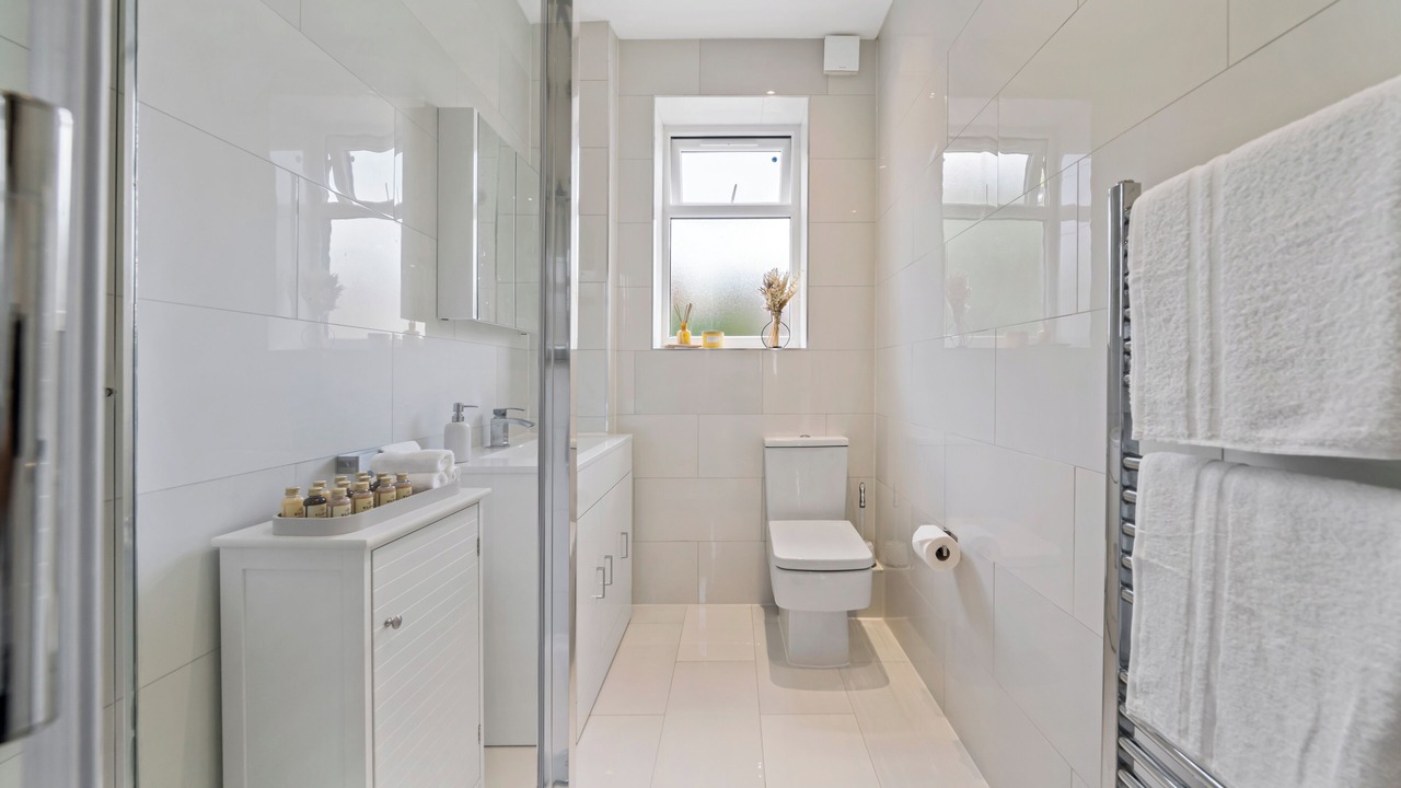 Photo of Bathroom in Tokyngton
