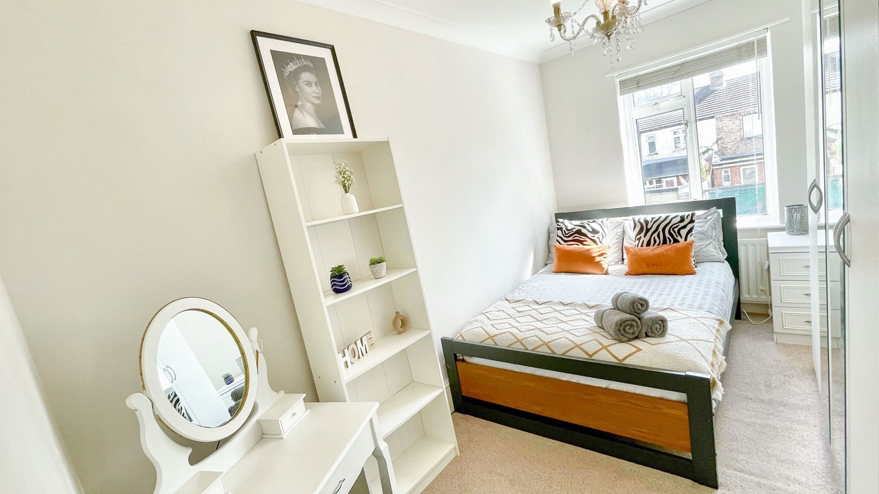 Photo of Bedroom in Loxford