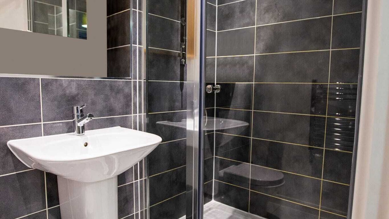 Photo of Bathroom in Peninsula