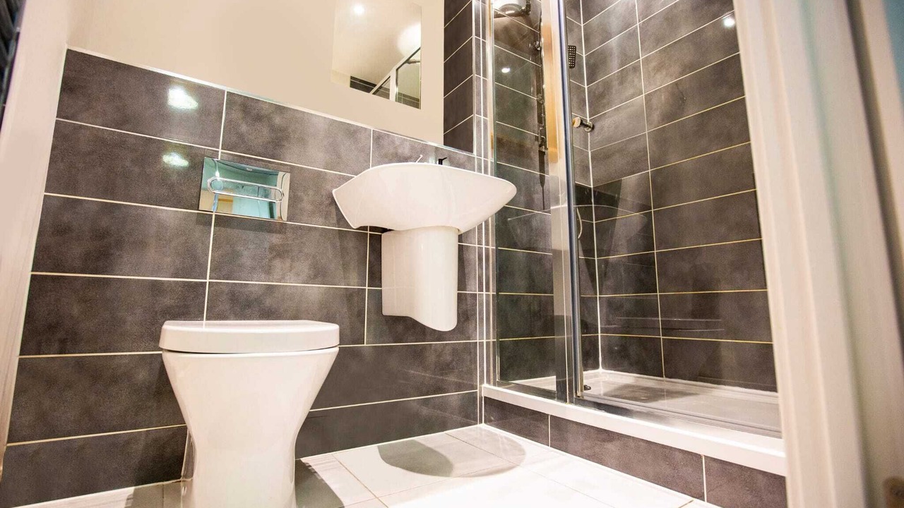 Photo of Bathroom in Peninsula