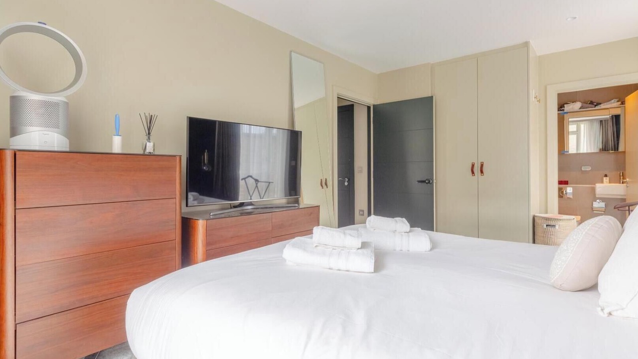 Photo of Bedroom in Queen's Park