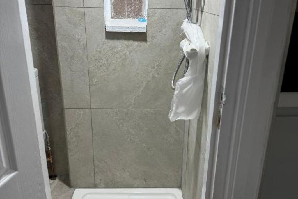 Photo of Bathroom in Tokyngton