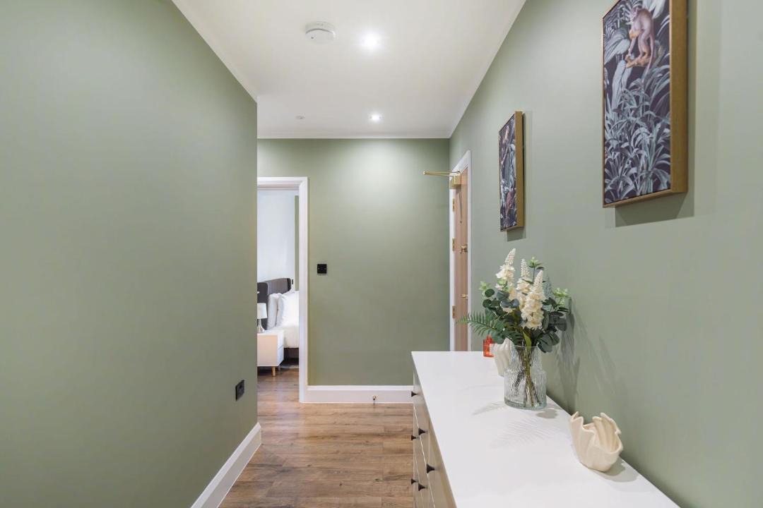 Photo of Others in De Beauvoir