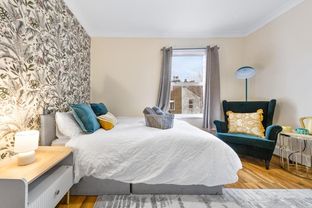 Photo of Bedroom in Hoe Street