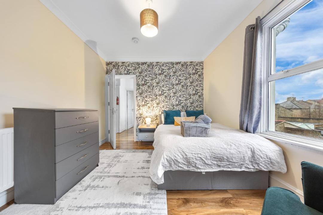 Photo of Bedroom in Hoe Street