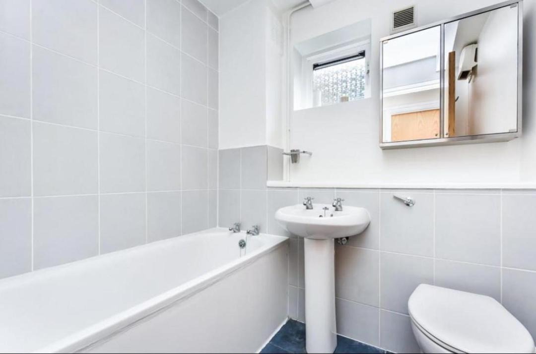 Photo of Bathroom in Rotherhithe
