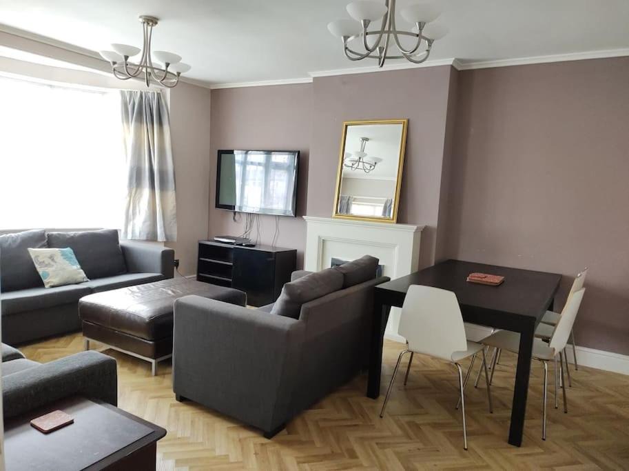 Photo of Livingroom in London Borough of Bromley