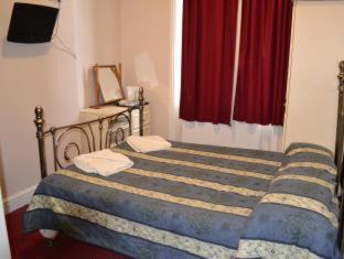Photo of Bedroom in Warwick