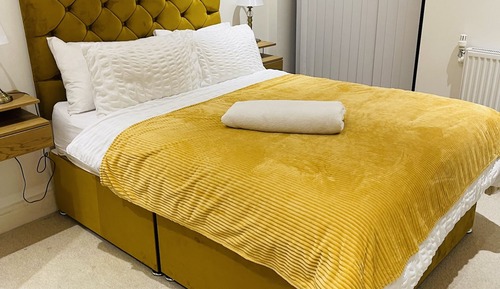 Grand Apartment, City View